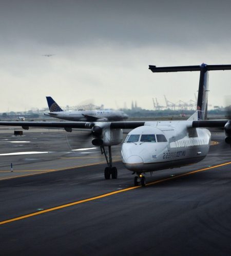 plane-391220_1920